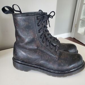 Dr. Martens Ditzy Floral Dark Black Boots